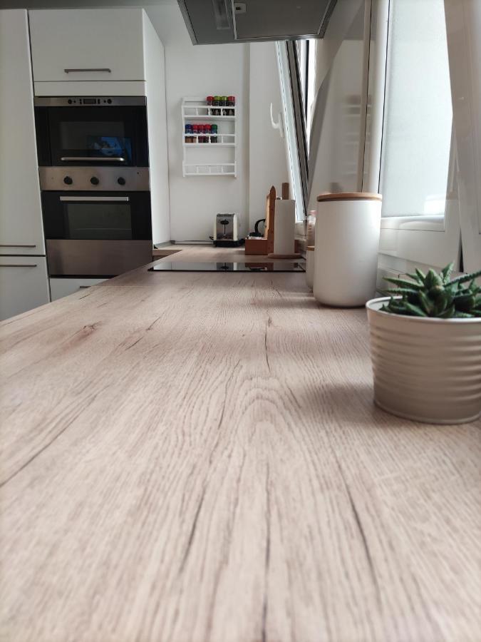 Leon Riverside Flat Eksteriør billede